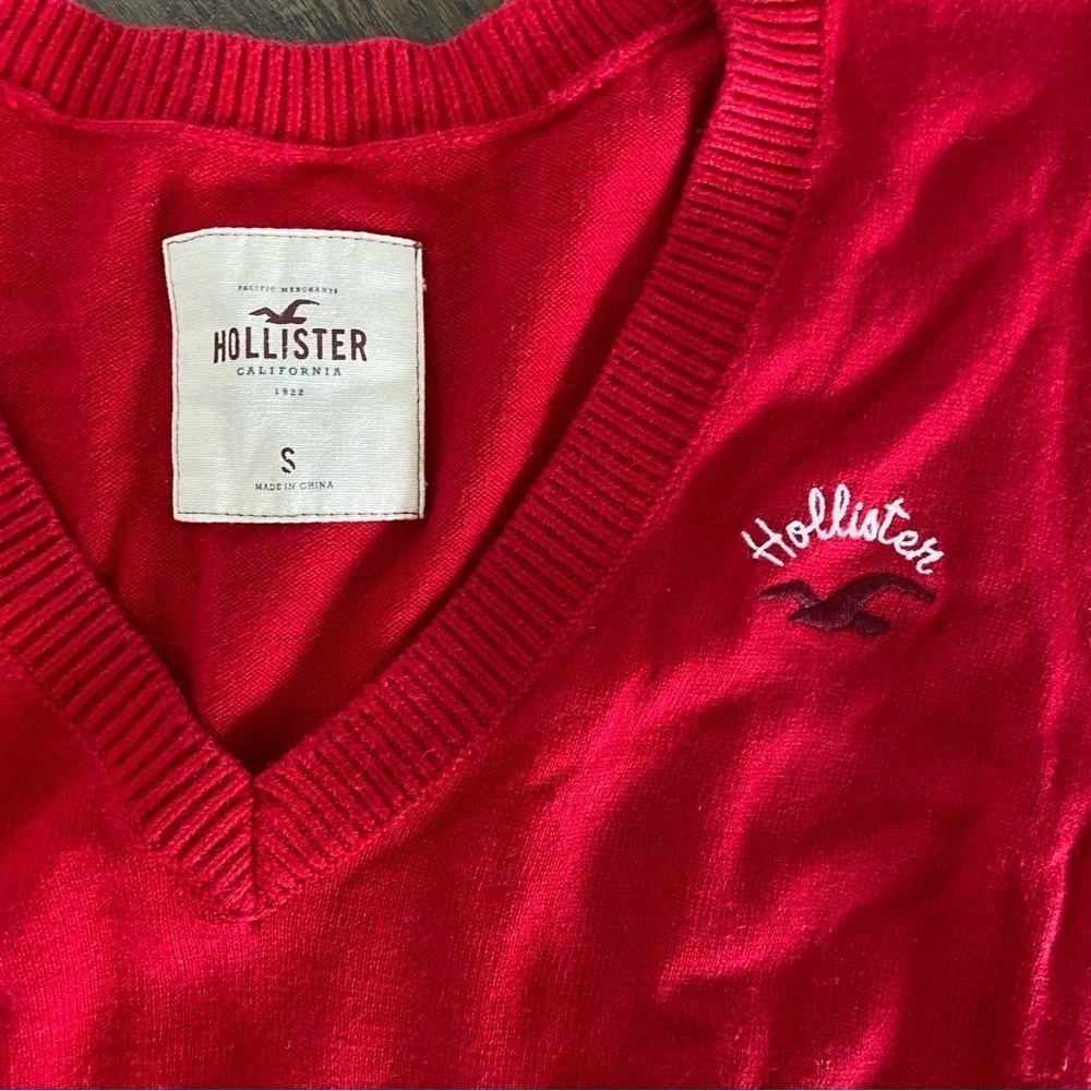 Red Hollister size small sweater